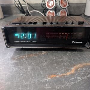 Vintage Panasonic Black AM/FM Alarm Clock Radio